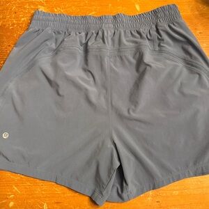 Lululemon Blue/Gray Pace Breaker 5” Shorts size L